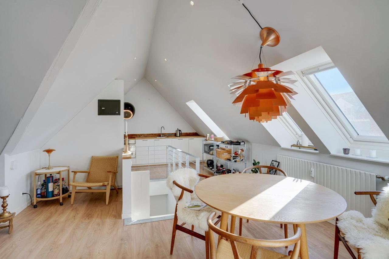 Bath Tub Penthouse In The City Олбор Екстериор снимка