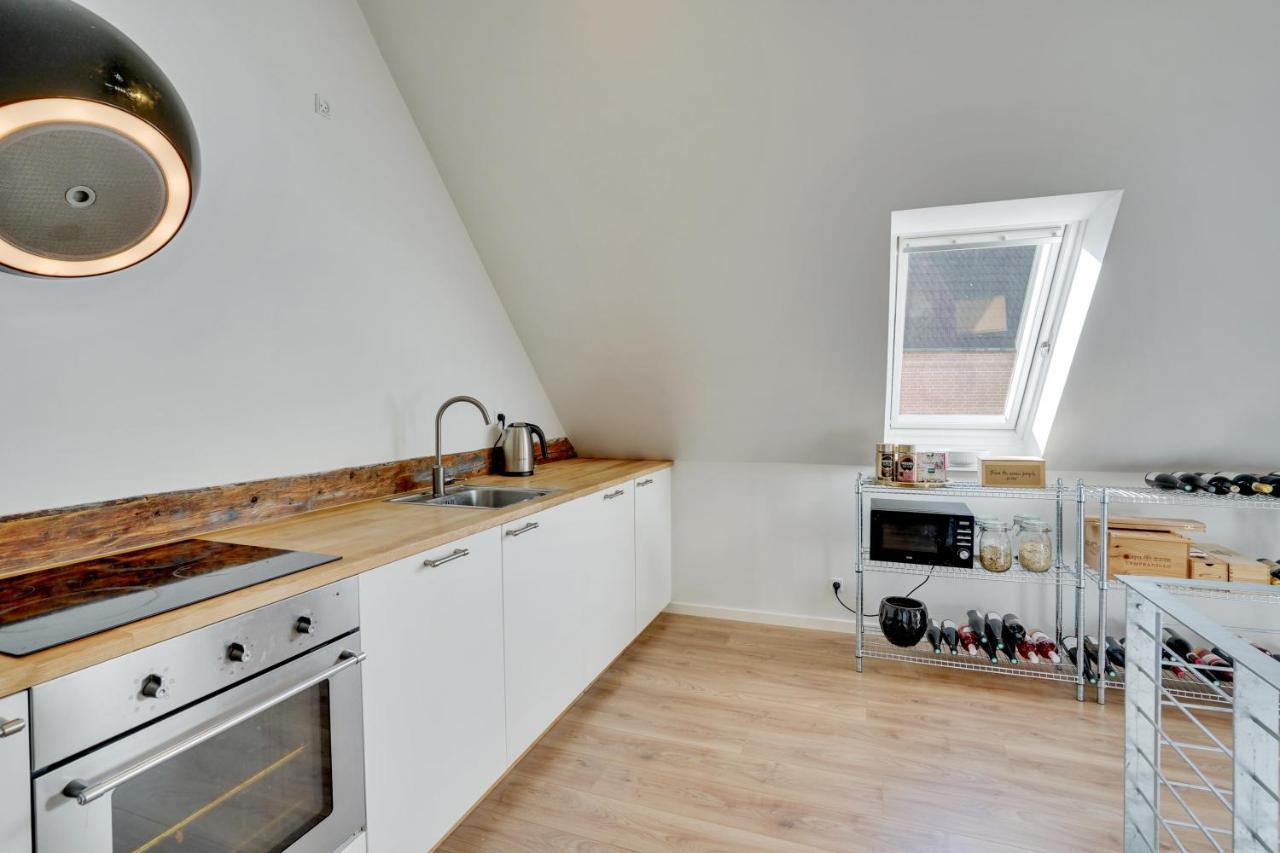 Bath Tub Penthouse In The City Олбор Екстериор снимка