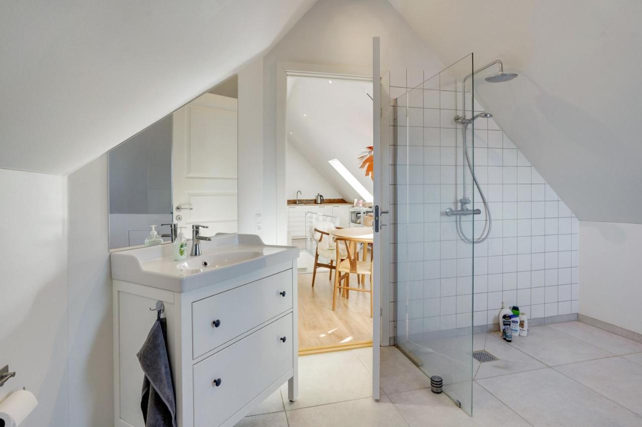 Bath Tub Penthouse In The City Олбор Екстериор снимка